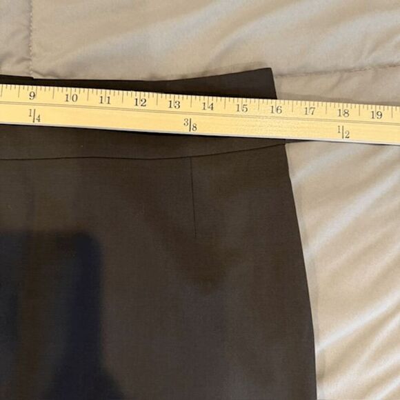 Hugo Boss Veronice Wool Pencil Skirt Charcoal Gray Back Slit Zip Closure Size 8 - Picture 9 of 11